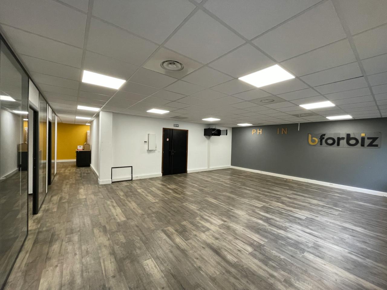 Bureau Aix-en-Provence 538m² Location bureau Aix-en-Provence Bouches-du-Rhône OLBUR2115140 2
